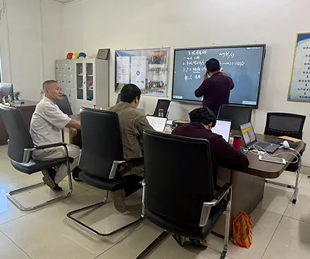 Customers from Fujian visited Hengde to inspect a solid waste utilization building materials project and gain an in-depth understanding of cement foam board production technology.