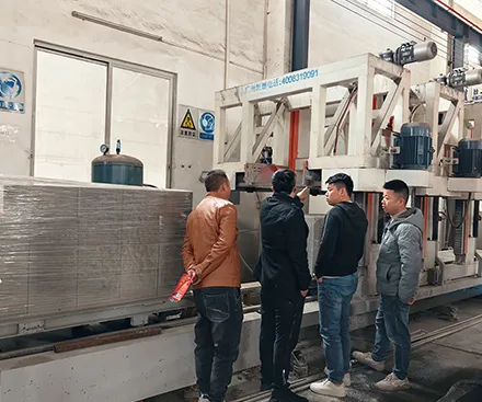 Customers from Wuhan visited Hengde factory to inspect equipment modification plans.