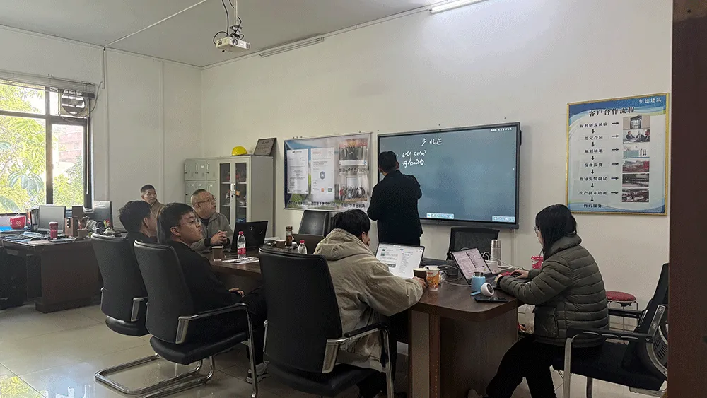 A Rwandan customer purchased the wrong equipment, resulting in production disruptions. We’re preparing to modify the Hengde cutting system and mixing system.