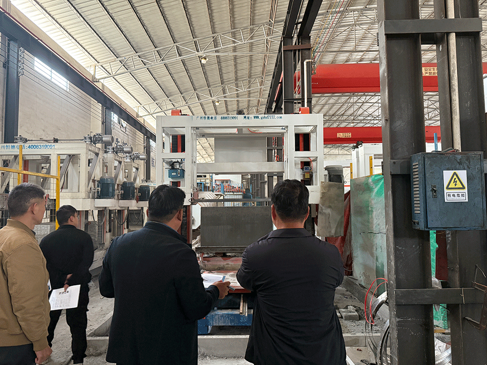 A Rwandan customer purchased the wrong equipment, resulting in production disruptions. We’re preparing to modify the Hengde cutting system and mixing system.